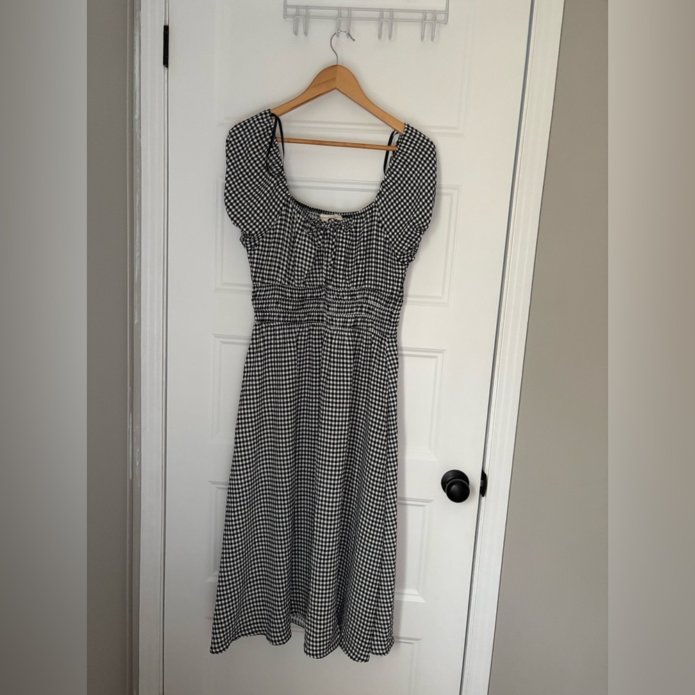 Elegant Black and White Checkered Midi Dress